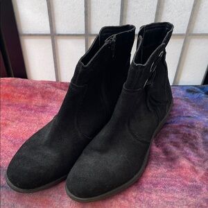 BareTraps Black Ankle Booties size 9.5